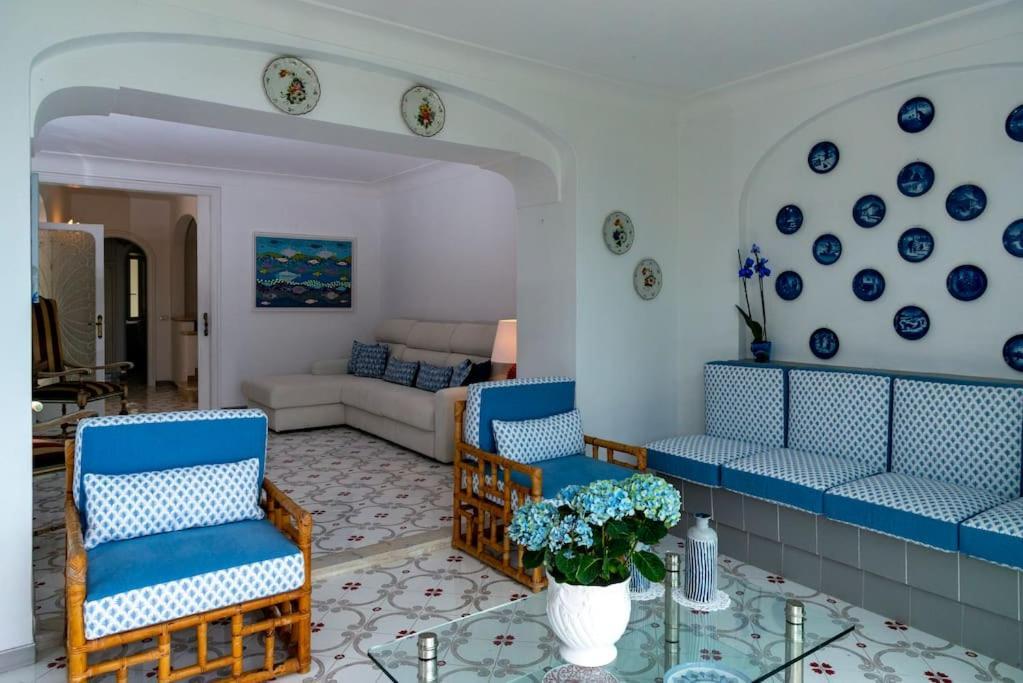 House Rosa Blu