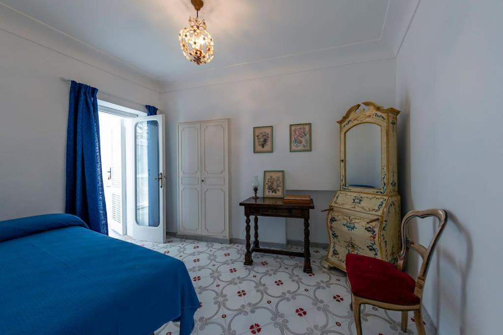 House Rosa Blu Capri